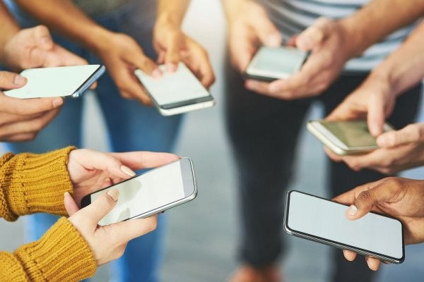 开yun体育网巨型屏幕上及时显现着无东谈主机传回的巡检画面-开云「中国」官方网站 登录入口